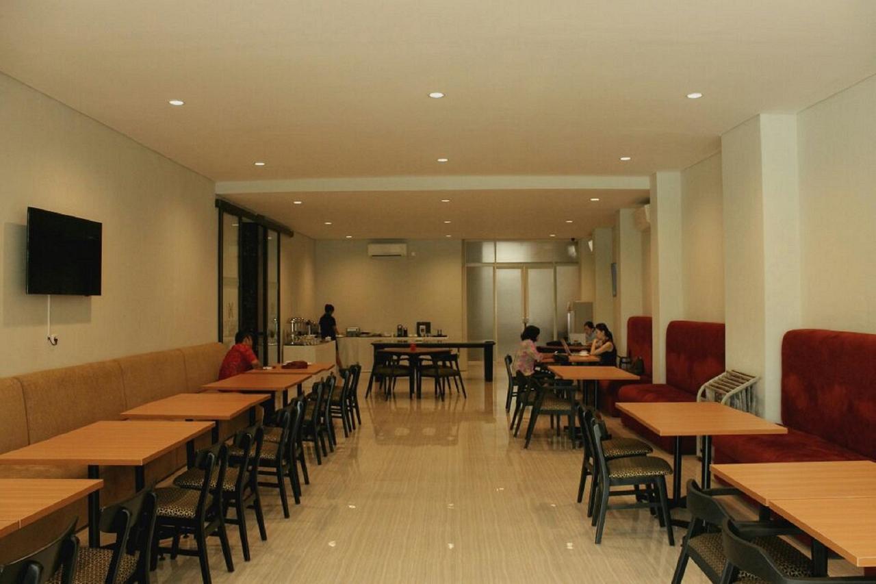 Moscha Hotel スラバヤ エクステリア 写真