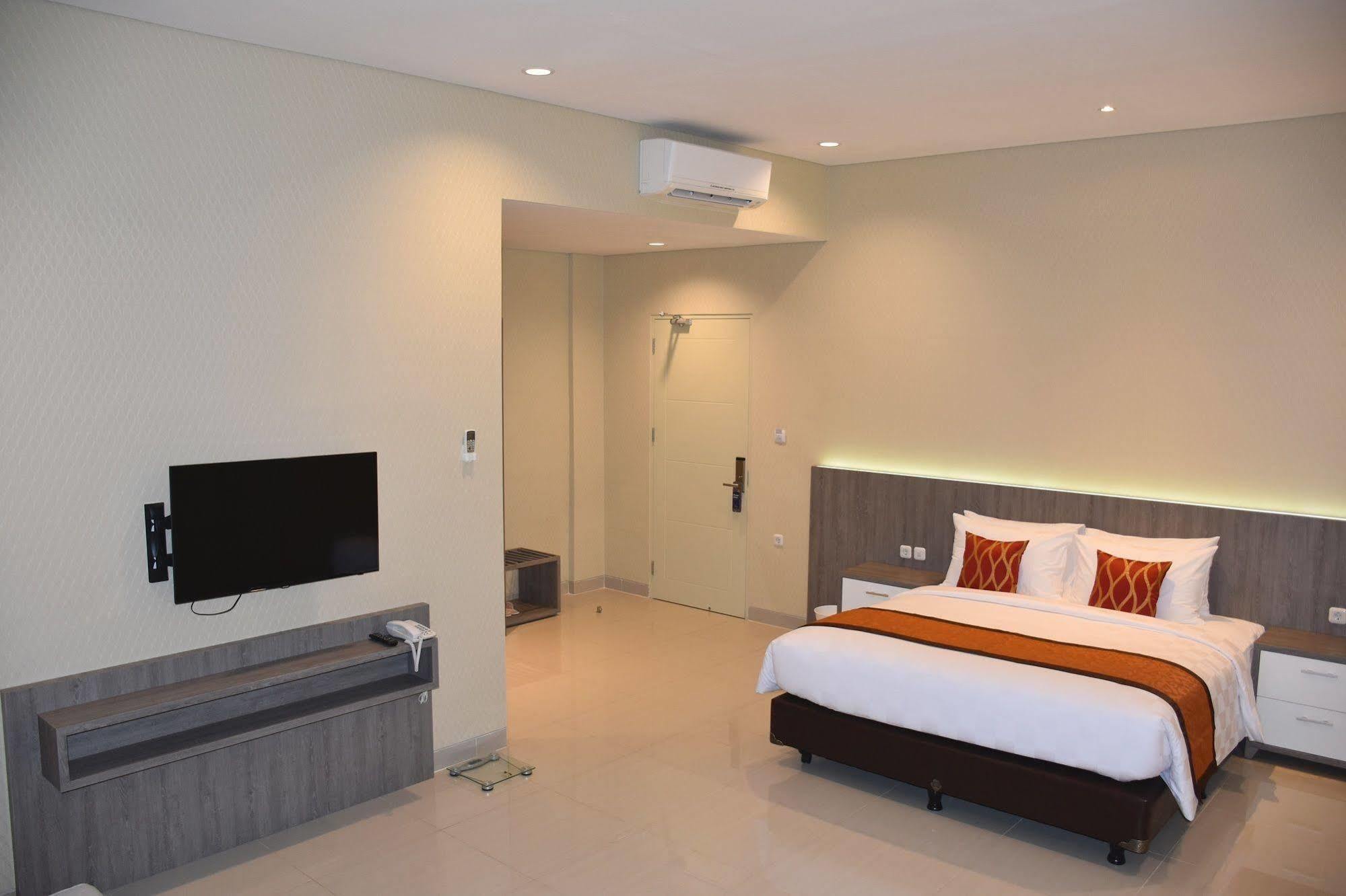 Moscha Hotel スラバヤ エクステリア 写真